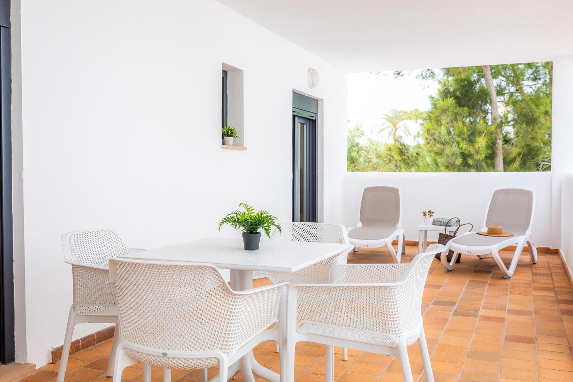 White Apartment *